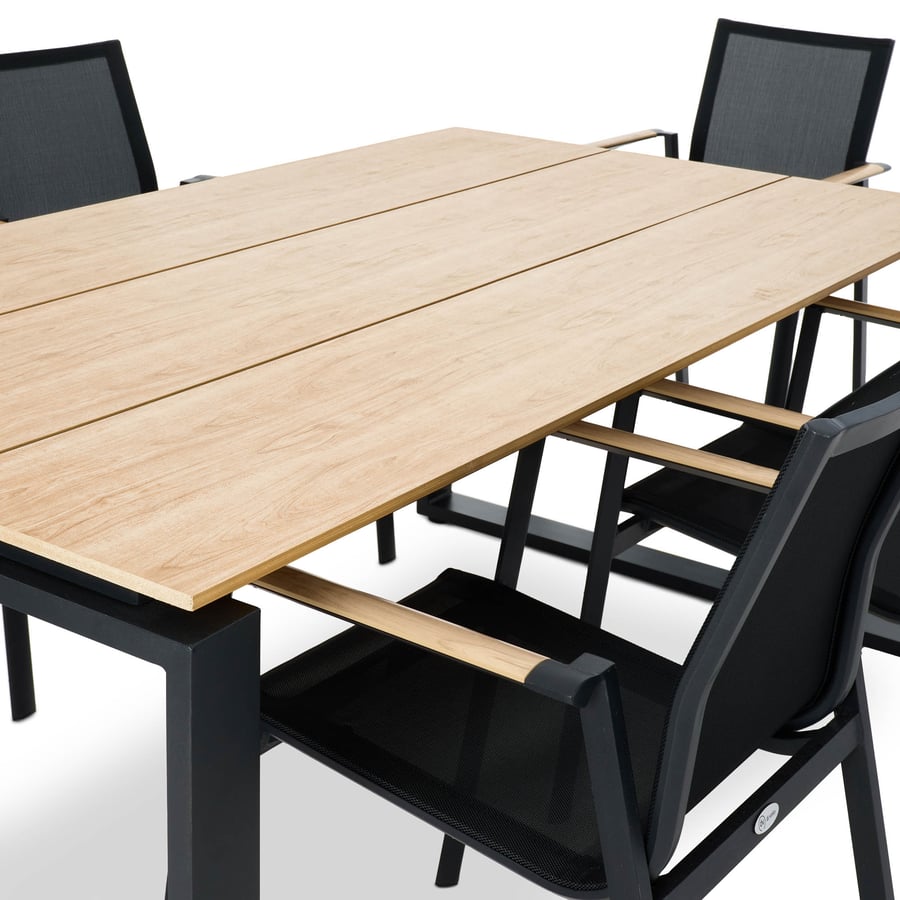 2364ee63-4ffd-410d-8a1f-caff75a - 4