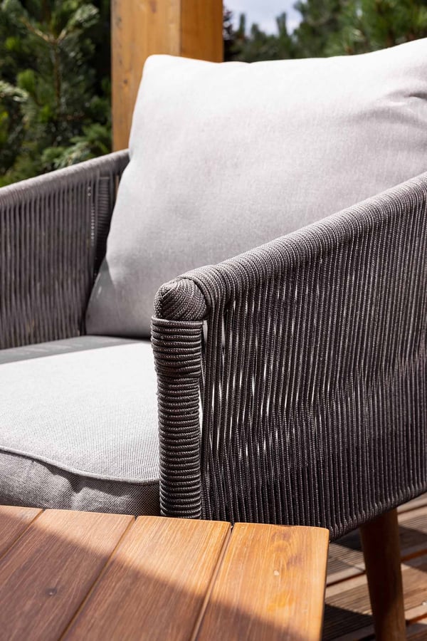 b0c70a0e-eec5-4e05-27bd-248a9f0 - 5