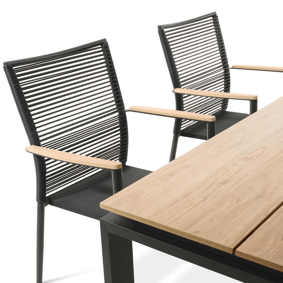 d912f477-a8cf-4b5c-e51b-114bfe6 - 7