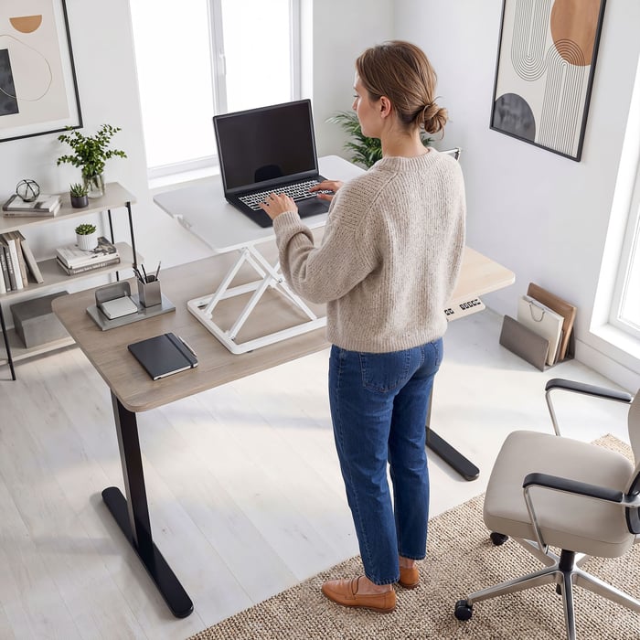 Ergonomický nástavec pro notebook usnadňuje organizaci dne doma 