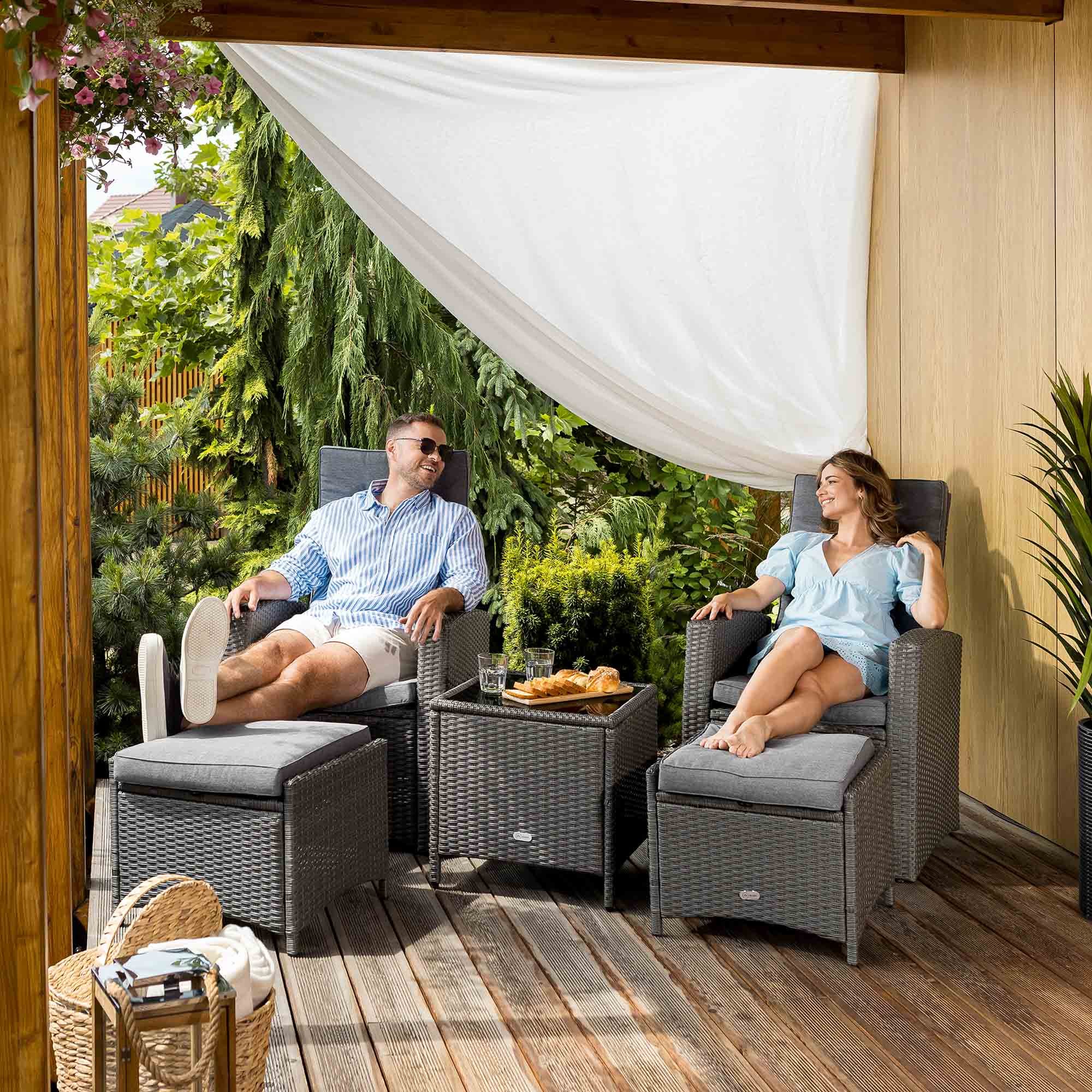 Zahradní nábytek Fera se vyznačuje odolností použitých materiálů a pevnou konstrukcí.