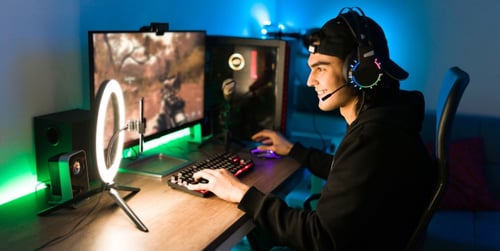 Herní koutek – nápady a inspirace jak zařídit kvalitní prostor pro hraní počítačových her