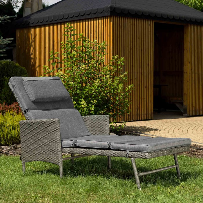 Polštáře jsou dokonale sladěny velikostí a barvou a vytvářejí s lehátkem Breso harmonický a koherentní celek. 