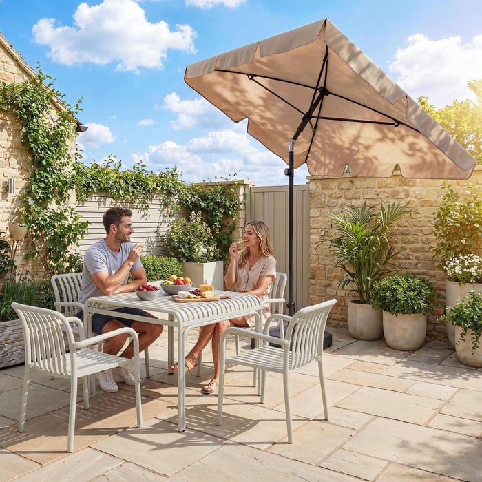 Zahradní stůl Liwio DV-179GT je ztělesněním moderního minimalismu.