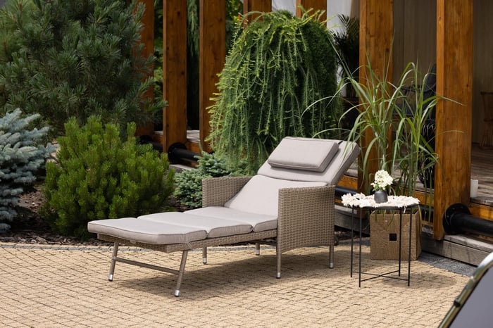 Polštáře jsou dokonale sladěny velikostí a barvou a vytvářejí s lehátkem Breso harmonický a koherentní celek.