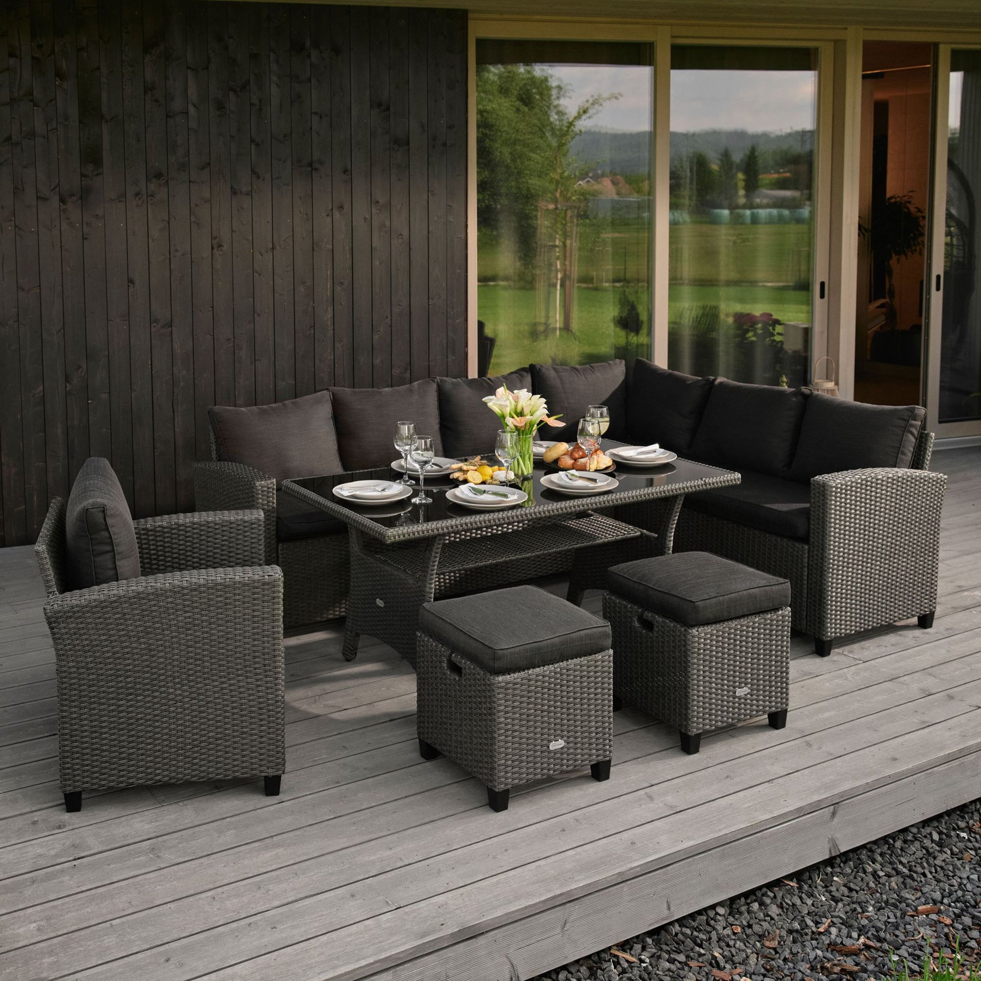 Nábytek Rossano je vybaven měkkými 8 cm tlustými polštáři. 