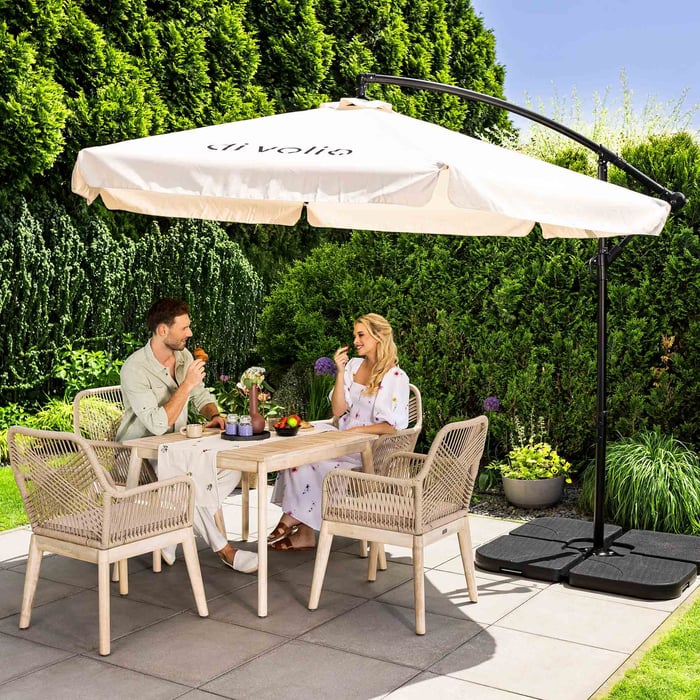 Stříška z impregnované polyesterové tkaniny s hustou vazbou nejen účinně chrání před sluncem