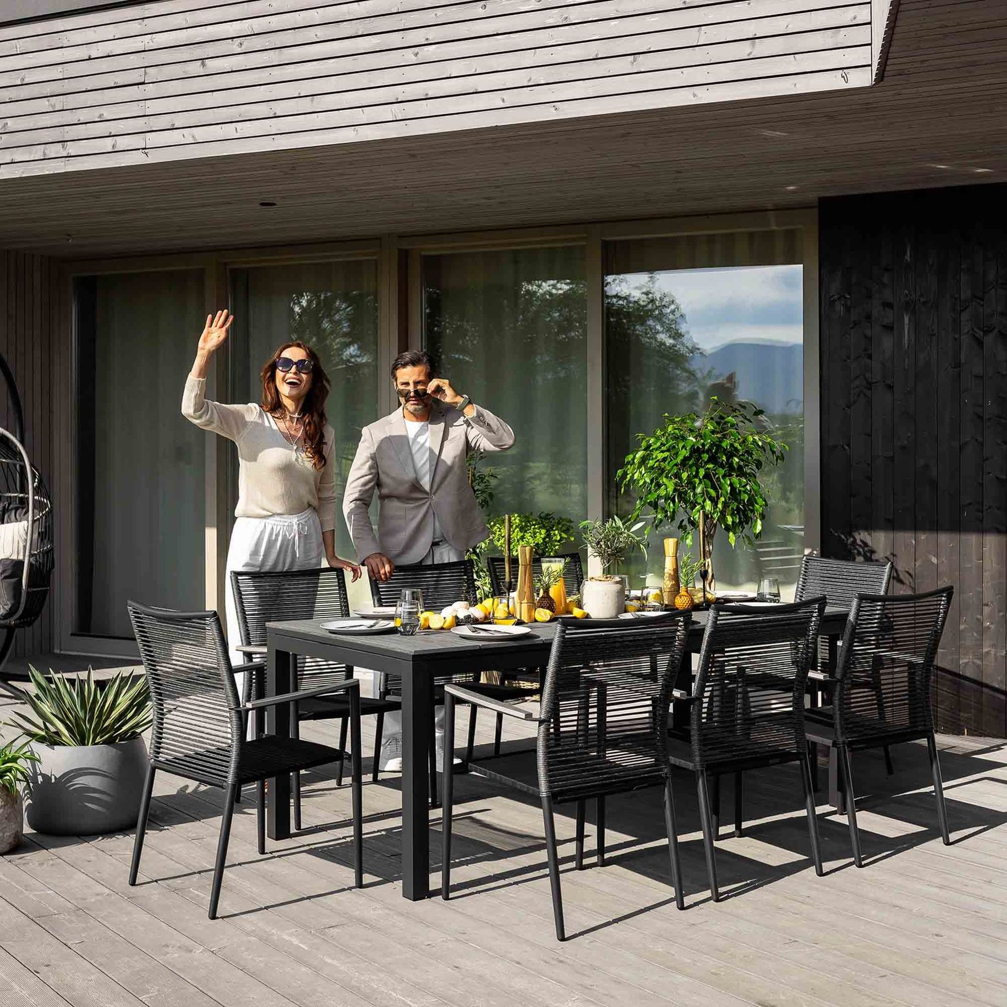 8 moderne Stühle 