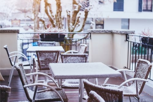 Balkon im Winter nutzen: Ideen, Pflanzen & Gestaltung