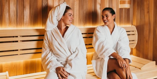 Sauna und Abnehmen: Wie sinnvoll ist Schwitzen beim Fettverlust?