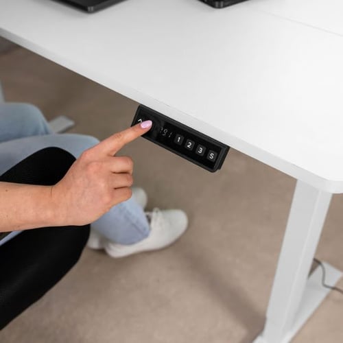 Steuerung eines höhenverstellbaren Schreibtischs von di volio für ergonomisches Arbeiten