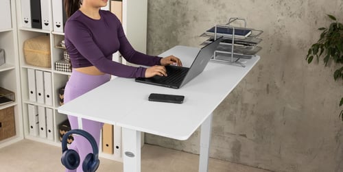 Wie tief sollte ein Schreibtisch sein? Alles, was Sie wissen sollten