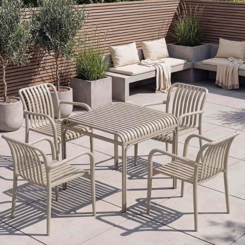 Quadratischer Gartentisch Liwio von di volio im test