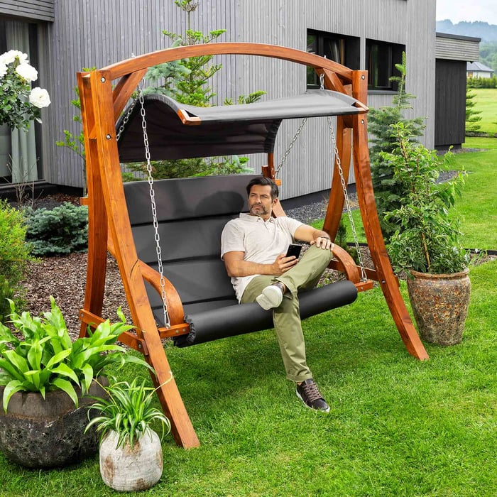 Bequemer Sitz und integriertes Vordach