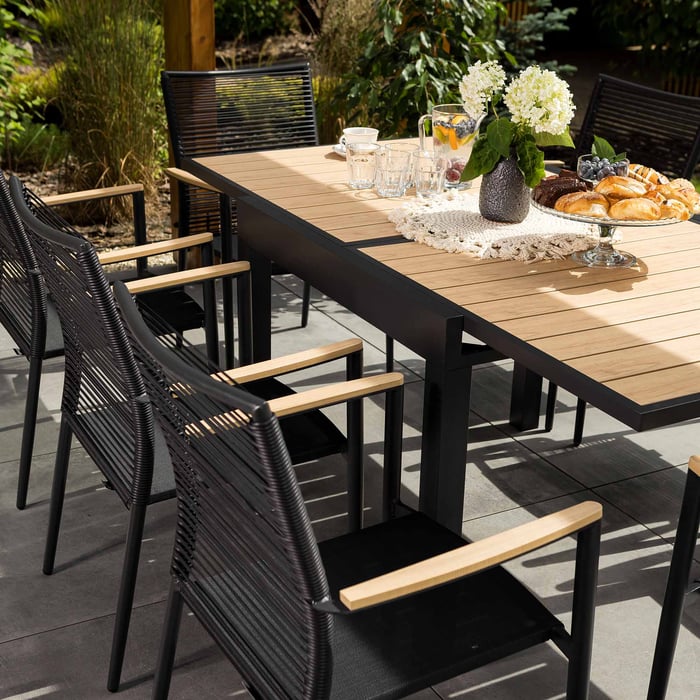 8 Stühle und ein Klapptisch 90/180 cm im Gartenmöbel-Set Pavia von di volio