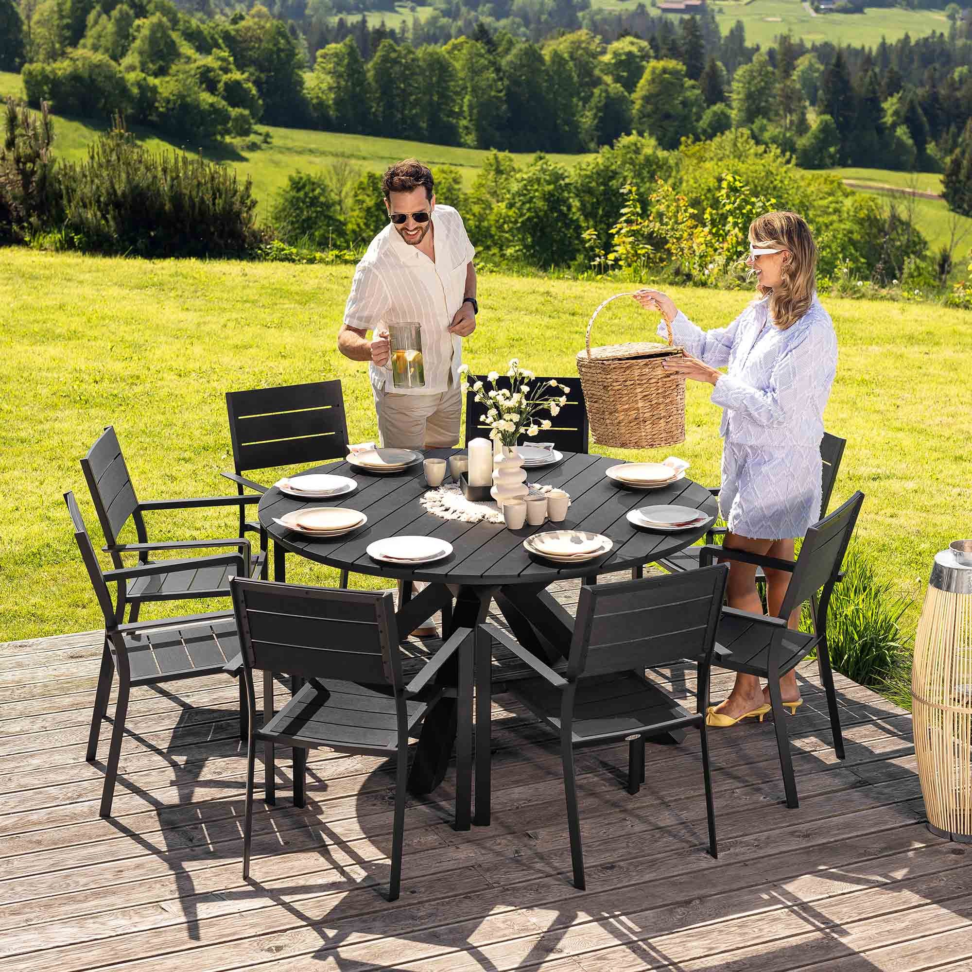 Rückenlehne und Sitzfläche aus Kunstholz