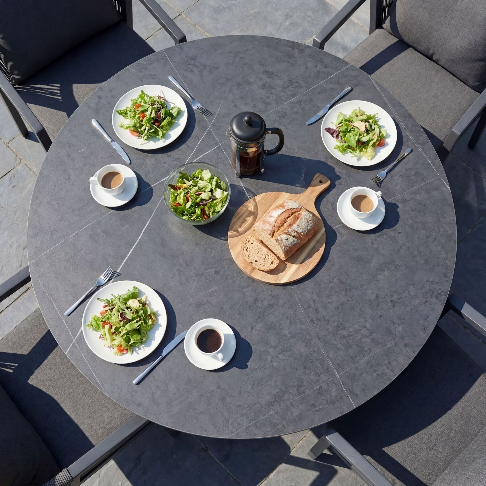 Elegante Essgruppe für Garten und Terrasse