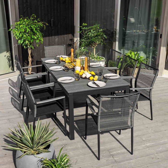 Stilvoller Gartentisch aus Aluminium&nbsp;