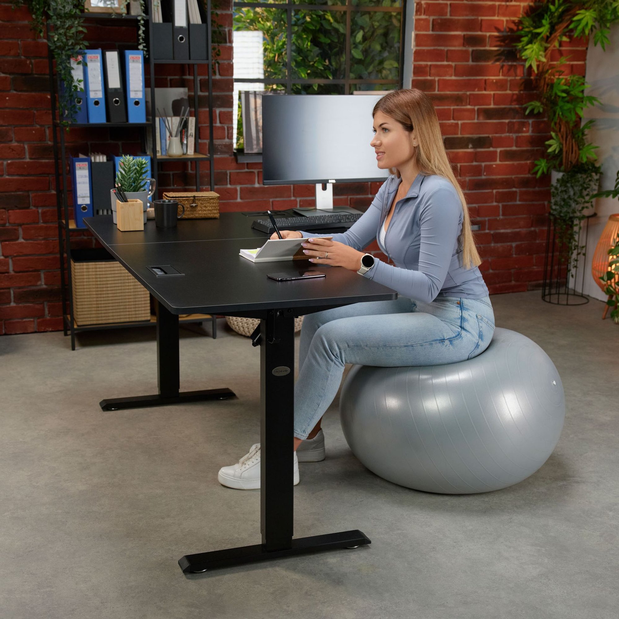 Höhenverstellung – Arbeit im Sitzen und Stehen