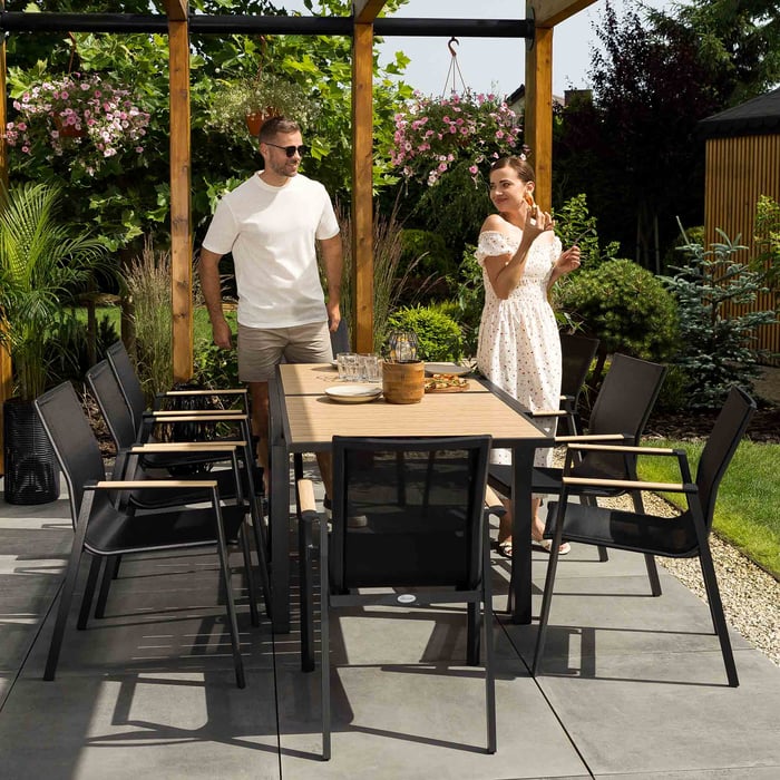 Ausklappbarer Gartentisch mit 8&nbsp;Stühlen aus Gartenmöbel-Set PEJO 8+1 von di volio