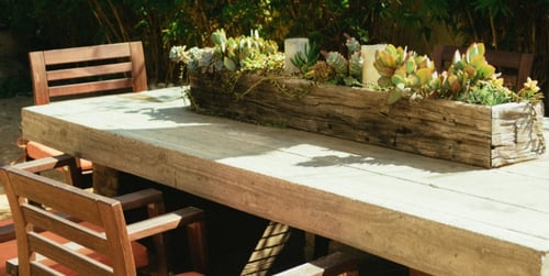 Jaki materiał na meble ogrodowe będzie najlepszy?