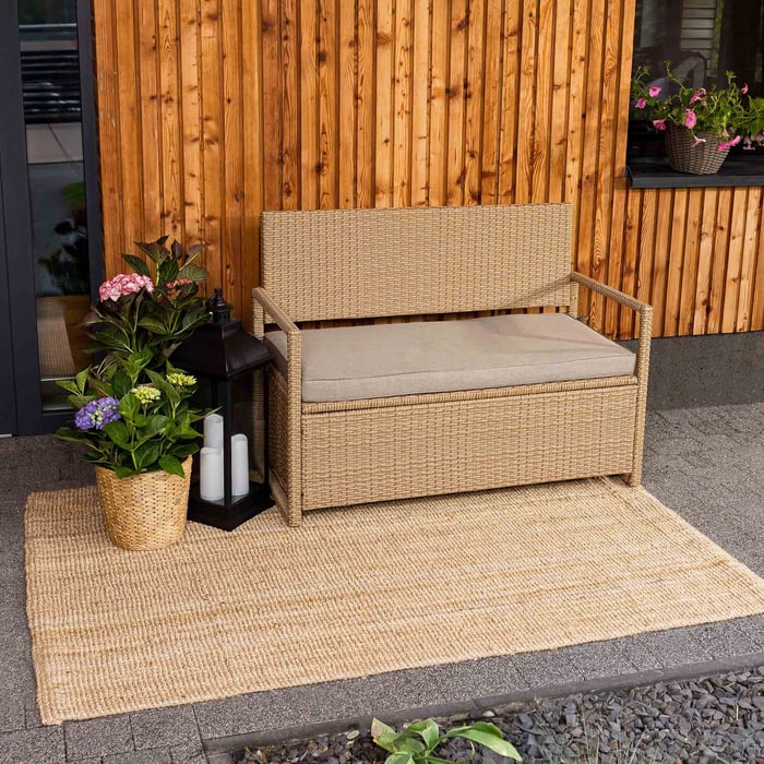 Dołączona do zestawu poduszka wykonana z wodoodpornego materiału