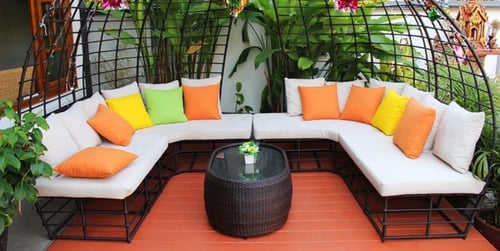 Jakie meble ogrodowe wybrać na taras, balkon lub do altany?