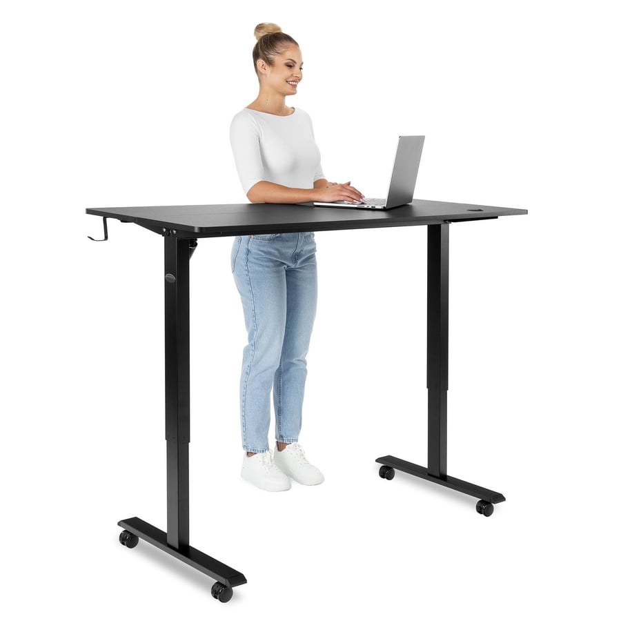 Biurka na białym z modelką 140 - 8