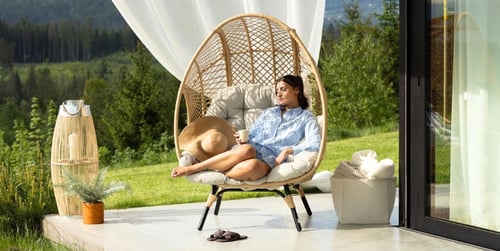 Fotele ogrodowe z technorattanu — hit aranżacji zewnętrznych 2025