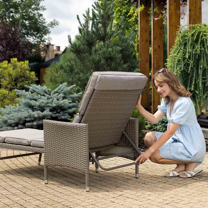 Dzięki ergonomicznym kształtom fotel Breso umożliwia wypoczynek w wygodnej, półleżącej pozycji