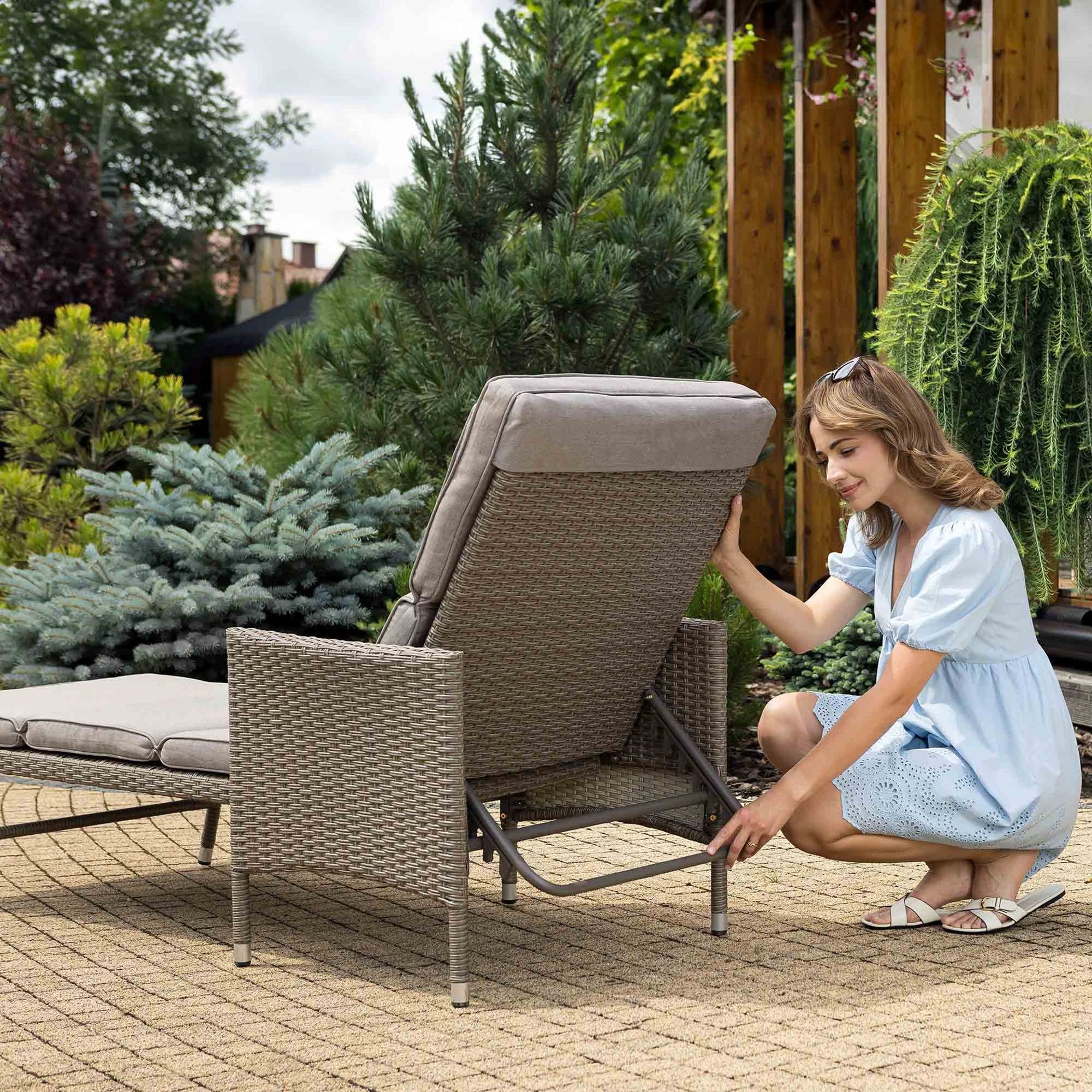 Dzięki ergonomicznym kształtom fotel Breso umożliwia wypoczynek w wygodnej, półleżącej pozycji