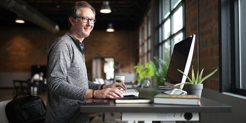 Jakie biurko z elektryczną regulacją wysokości? Biurka elektryczne — ranking