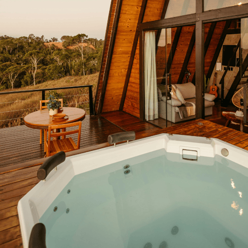 jacuzzi w ogrodzie