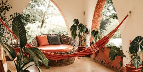 Hamak w ogrodzie — inspiracje i ciekawe rozwiązania dla Ciebie