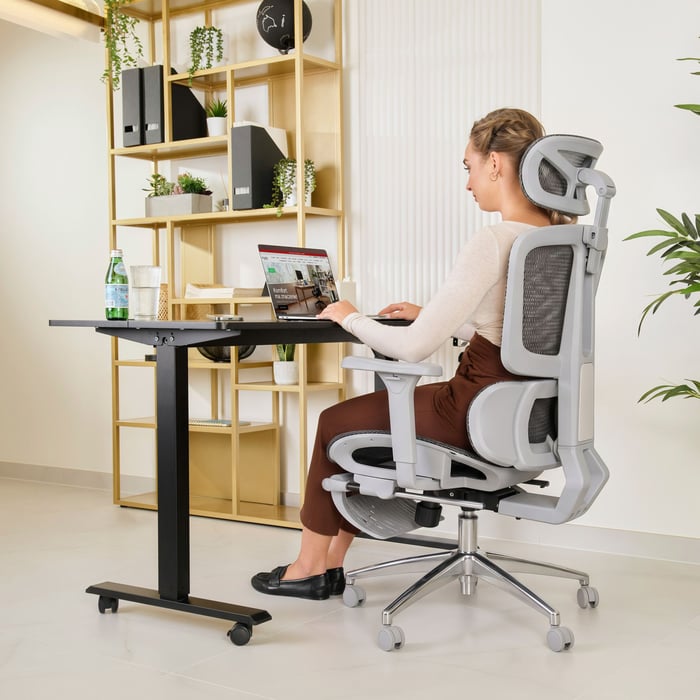 Ergonomiczne trio – idealna synergia siatki, pianki i wsparcia lędźwi