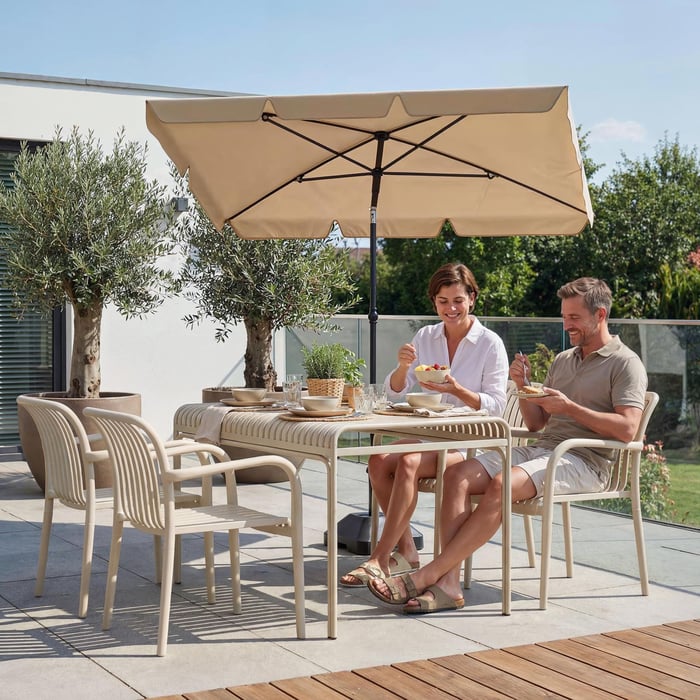 Beżowy stół ogrodowy Malio DV-180GT wykonany z metalu