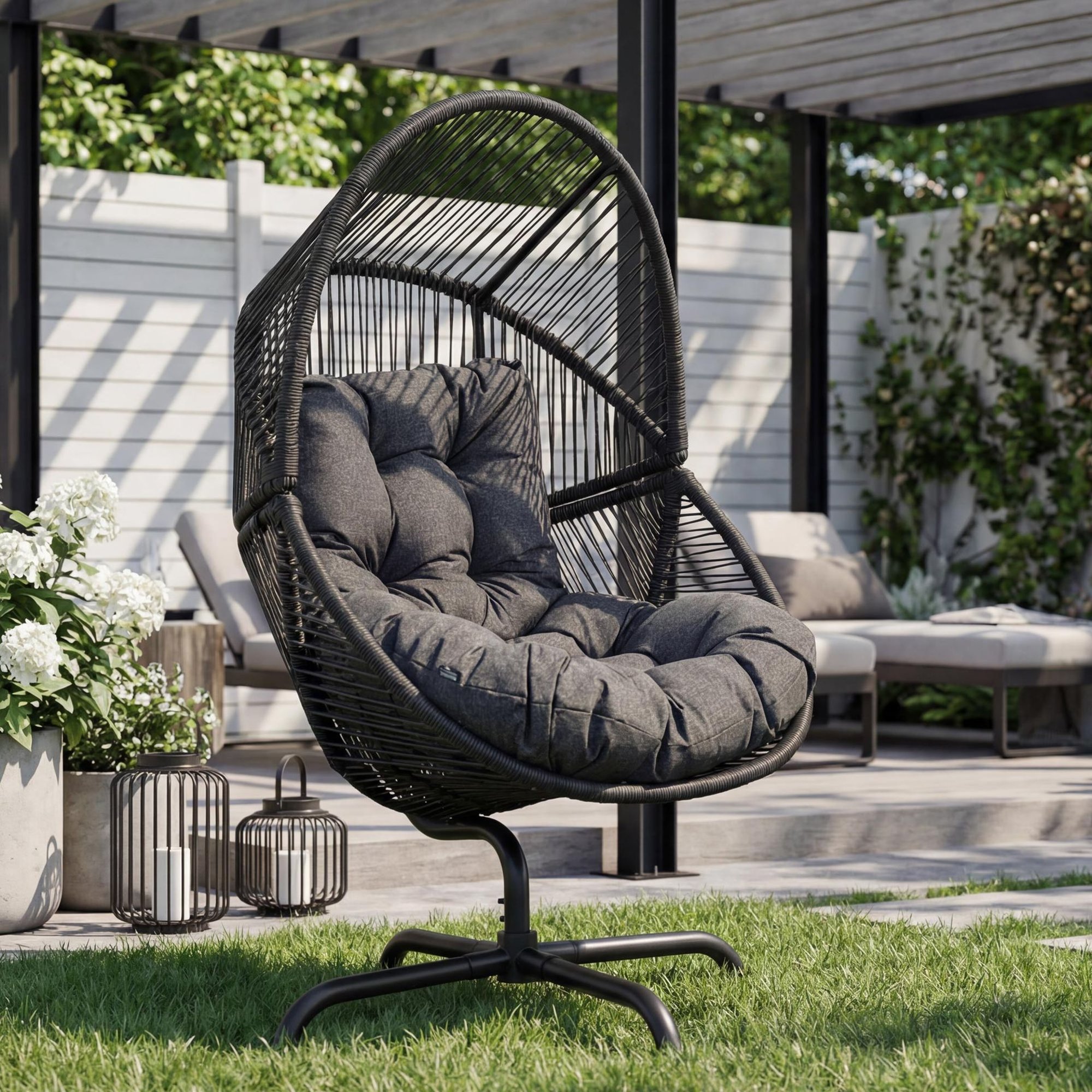 Fotel obrotowy Leno zapewnia swobodę ruchu i pozwala obracać się w dowolnym kierunku