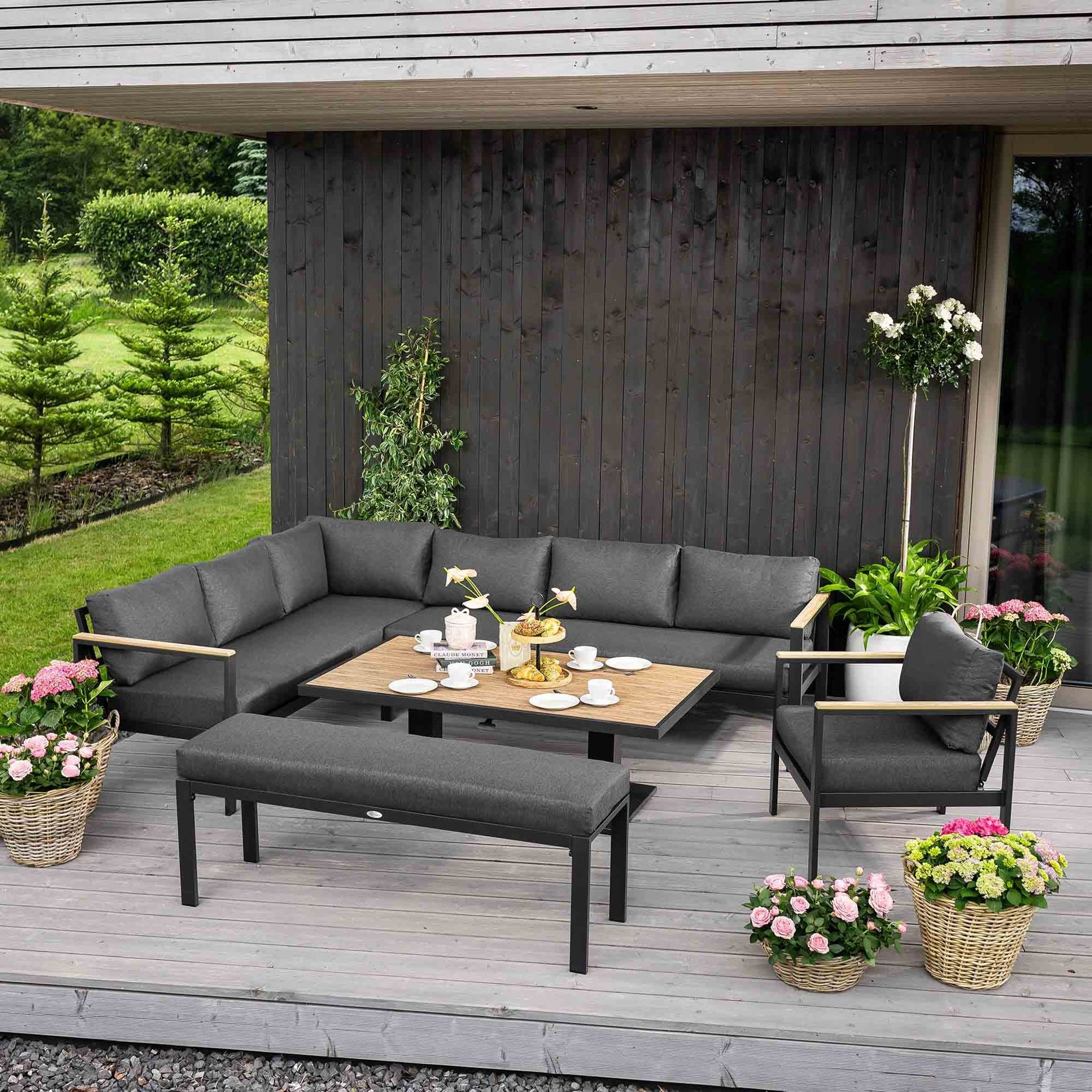 Zestaw wypoczynkowy Noli to nie tylko styl i trwałość, ale przede wszystkim komfortowa przestrzeń dla wspólnego relaksu