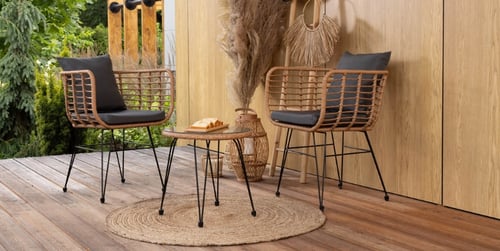 Jak urządzić przestrzeń wypoczynkową w niewielkim ogrodzie?