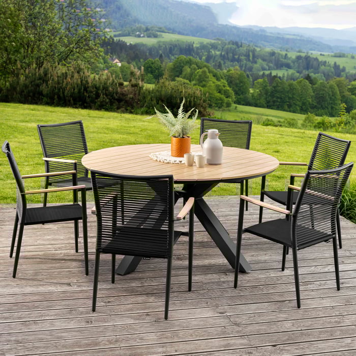 Krzesła występujące w Orvieto 6+1 posiadają możliwość sztaplowania, czyli układania jednego na drugim