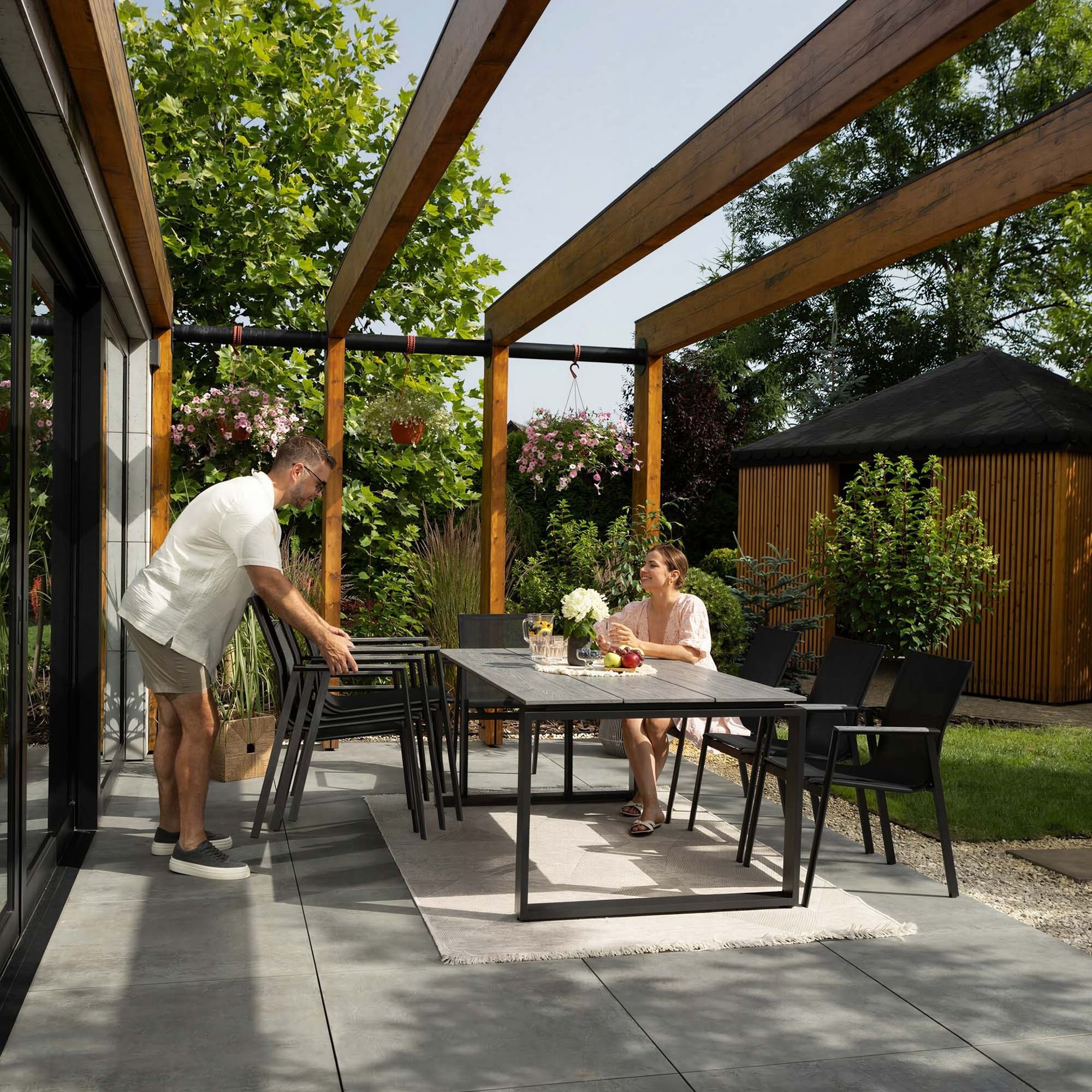 Zestaw 4 krzeseł ogrodowych Buti szare z możliwością sztaplowania