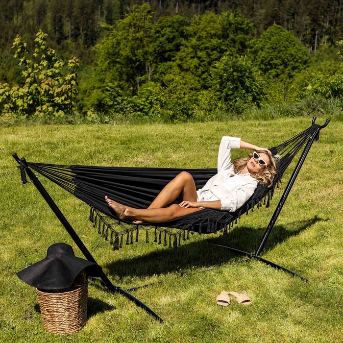 Hamak Bari wykonany jest&nbsp;z wytrzymałej, grubej tkaniny o gramaturze 320g