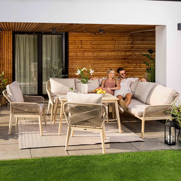 Zestaw mebli ogrodowych Albenga to doskonale przemyślana konstrukcja