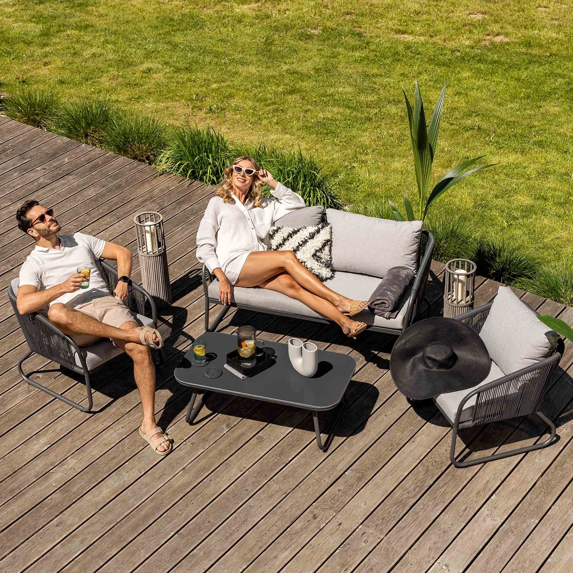 Nábytková zostava Paso sa vyznačuje precíznym spracovaním a použitím odolných kvalitných materiálov.