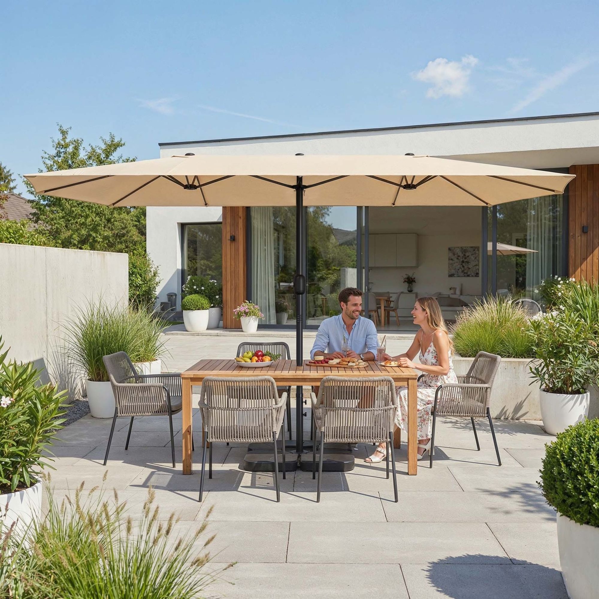 Záhradný slnečník Castela DV-147GU poskytuje tieň celej záhradnej zostave