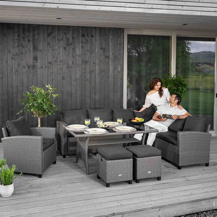 Nábytok Rossano je vybavený mäkkými 8 cm hrubými vankúšmi.