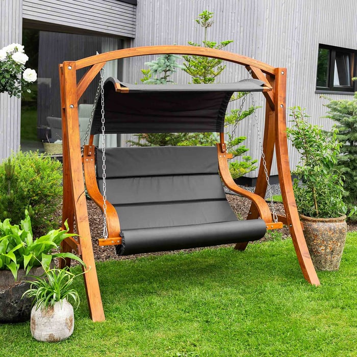 Rám záhradnej hojdačky Pergia bol vyrobený z kvalitného smrekovcového dreva