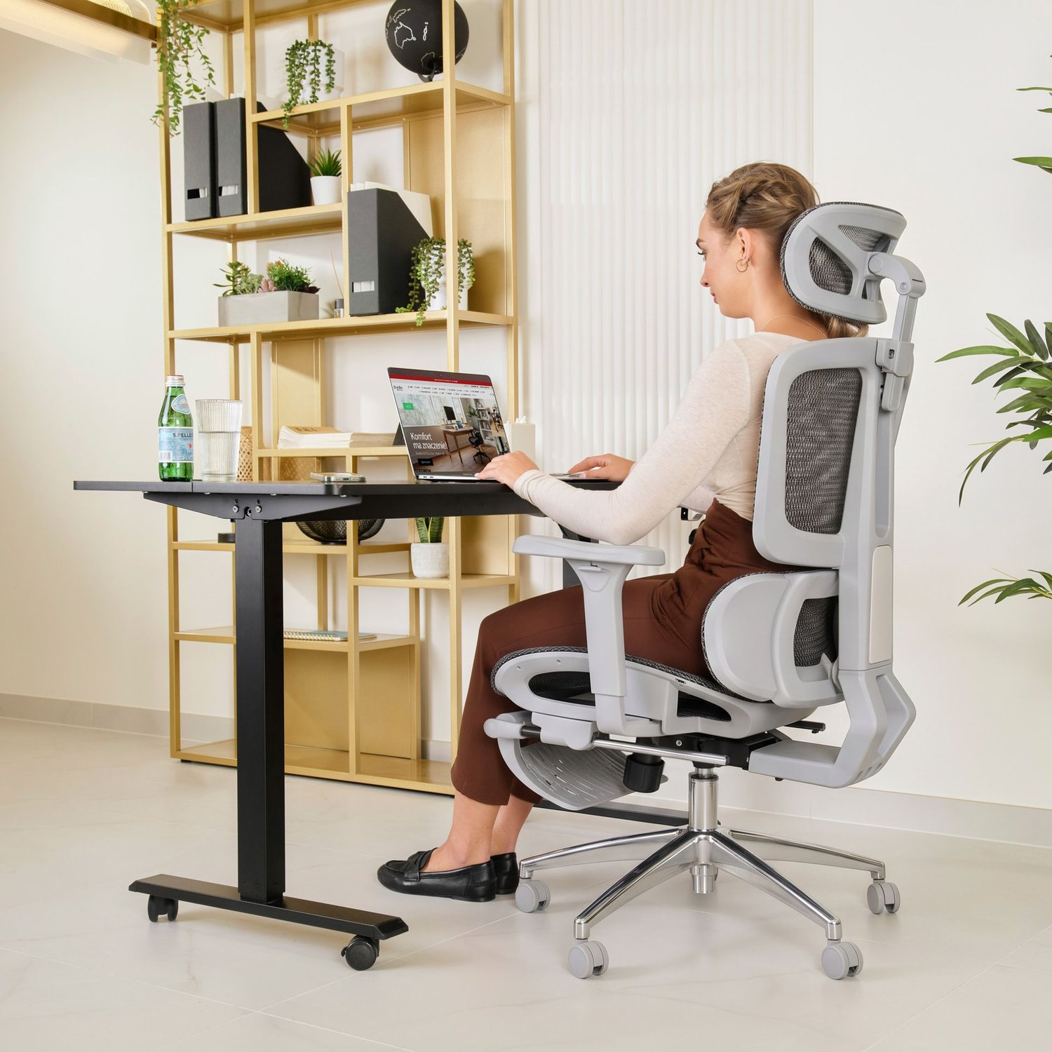 Ergonomické kreslo Romalo šedý