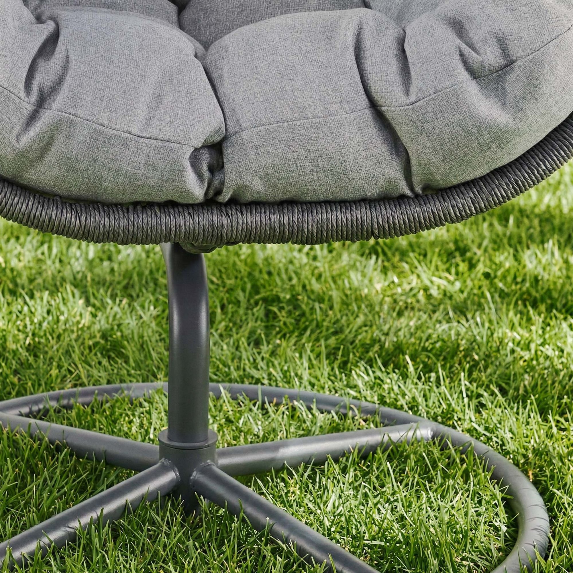 Súčasťou setu je veľký mäkký vankúš s hrúbkou 15 cm