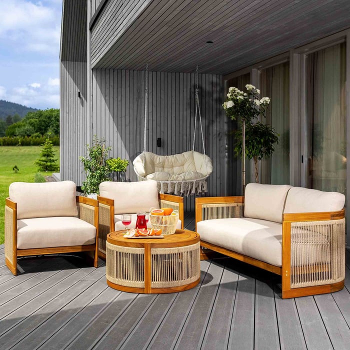 Súprava Groseto obsahuje tri podsedáky a štyri podušky na operadle, všetky